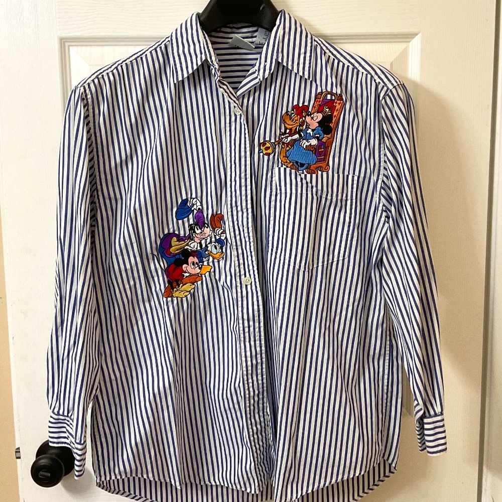 Disney Store Queen and Pauper dress shirt